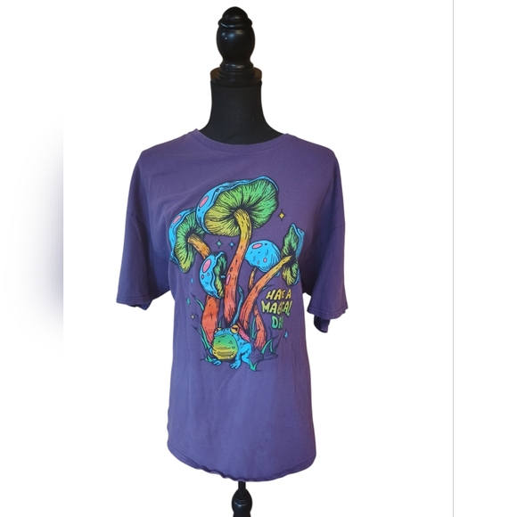 Dom Tops - groovy frog And Mushroom Vintage Style Tee Shirt